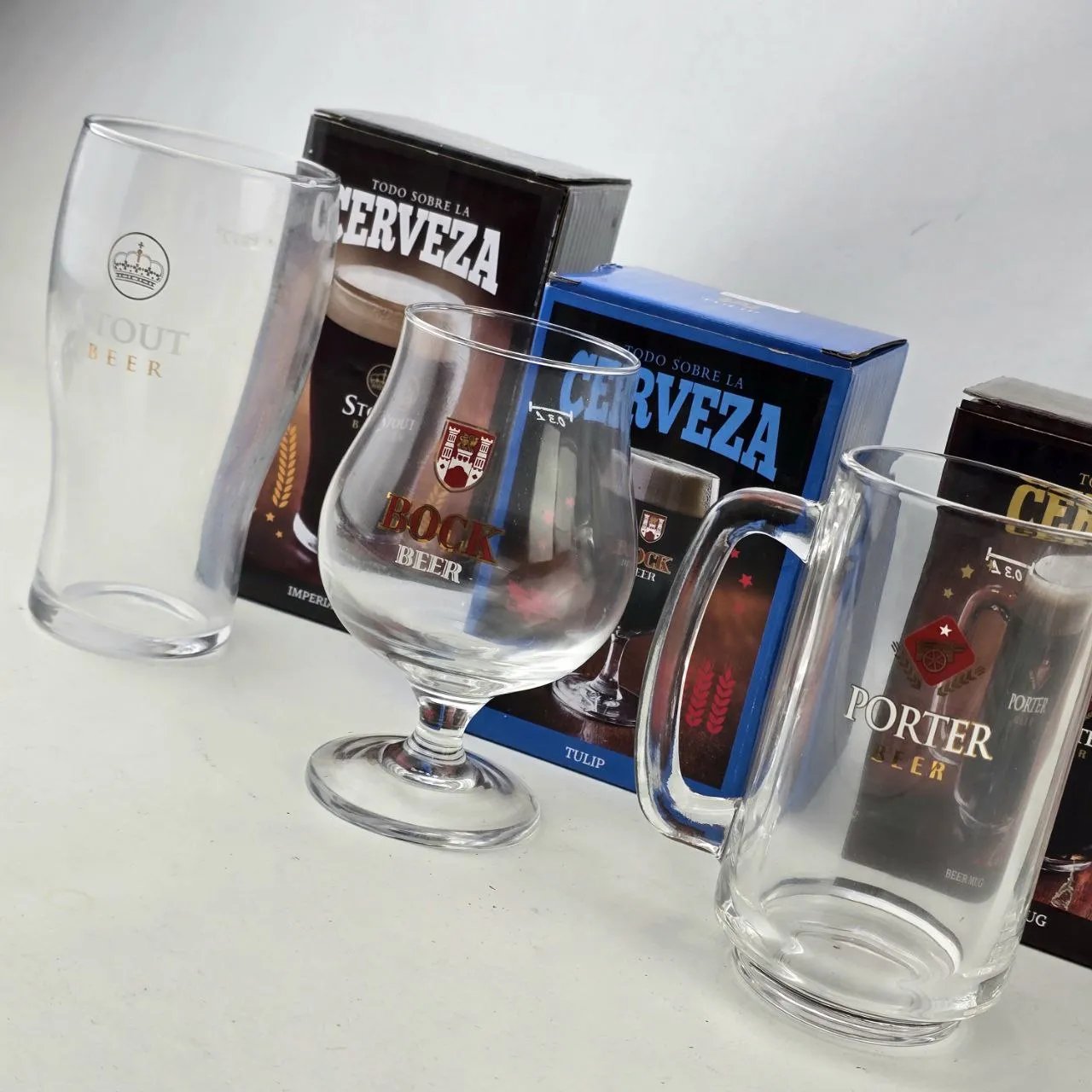 Item lote-63-jarra-copas-y-vaso-de-cerveza-copia - Image 0