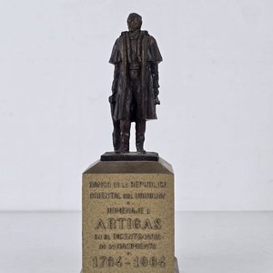 Antigua Alcancía Homenaje a Artigas del Banco de la República Oriental del Uruguay - imagen 2