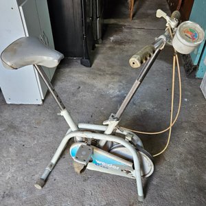 Bicicleta fija - imagen 3