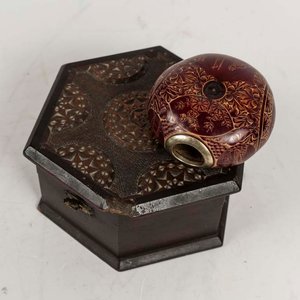 Mate Galleta Tallado en Caja de Madera Tallada - imagen 2