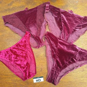 Lote de Lencería: Corpiños y Bombachas Variados - imagen 2
