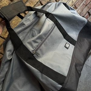 Bolso Urban Gear Gris con Tiras Negras - Gran Capacidad - imagen 1