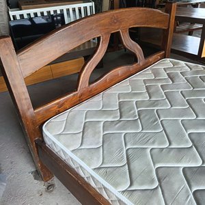 Cama de 2 plazas de madera con colchón Kingshouse - imagen 3