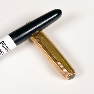 Pluma Fuente Parker con Capuchón Dorado - imagen 4
