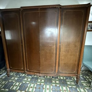 Placard Antiguo de Madera Oscura con Incrustaciones y Cajones - imagen 20