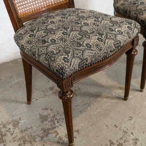Par de Sillas Estilo Luis XVI con Respaldo Esterillado y Asientos Tapizados - imagen 2