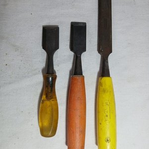 Lote de 3 Formones y 6 Destornilladores Usados - imagen 2