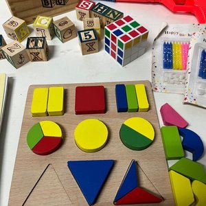 Lote Divertido: Bloques de Madera, Velas, Pistola de Agua y Más - imagen 3