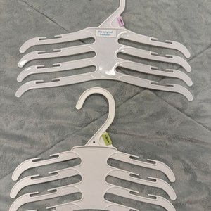 Lote de 52 Perchas Blancas para Ropa de Bebé o Infantil - imagen 3