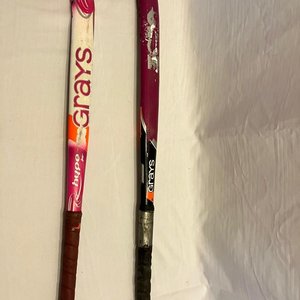 Lote de dos palos de hockey sobre césped usados de la reconocida marca internacional Grays - imagen 3