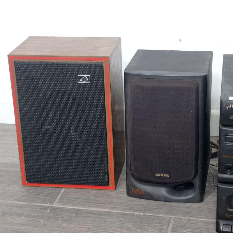 Equipo de música AIWA y cajas para parlantes vacías - imagen 3