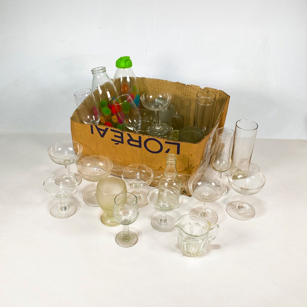 Lote siguiente: Colección de vasos y copas de vidrio