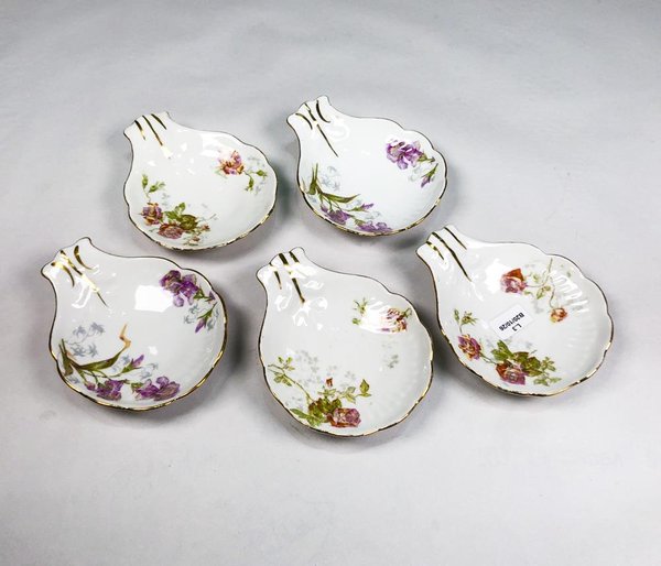 Cinco Coquillas de Porcelana Francesa Limoges Blancas Florales - imagen 1