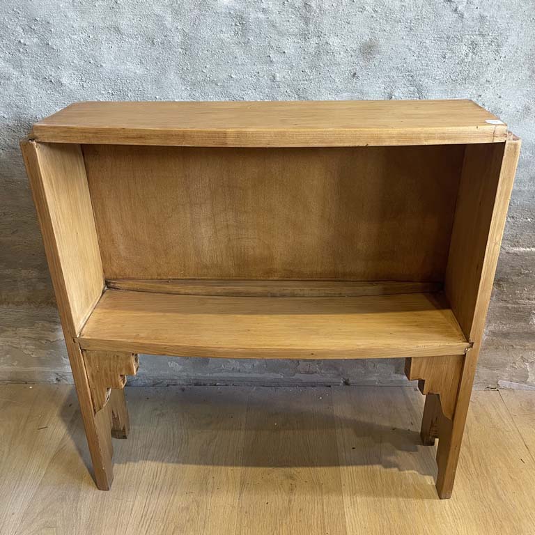 Lote anterior: Estante Art Deco de Pino Brasileño - Medidas: 66x19x69cm