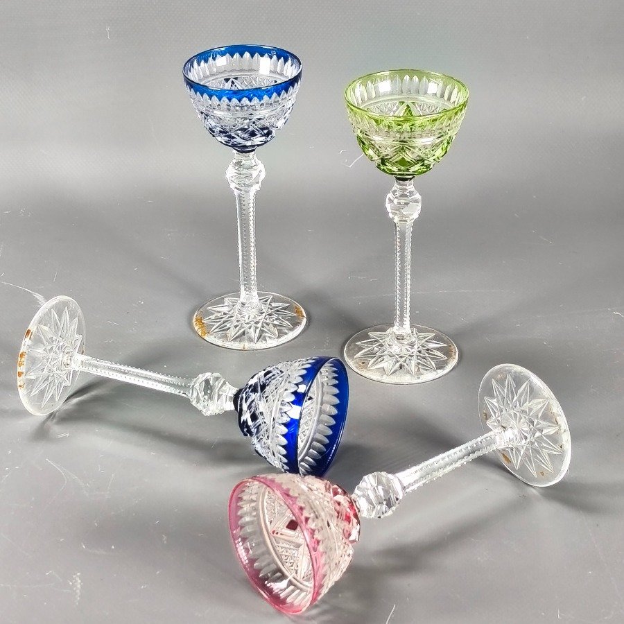 Cuatro copas de cristal Baccarat talladas y en diferentes colores - imagen 5