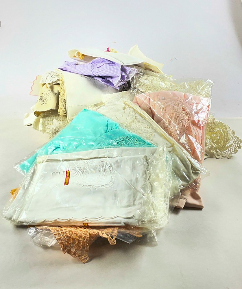 Lote de Servilletas y Camisones de Tela