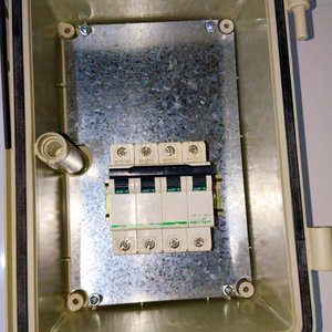 Tablero Eléctrico con Térmicas y Cajas para Disyuntores - imagen 4