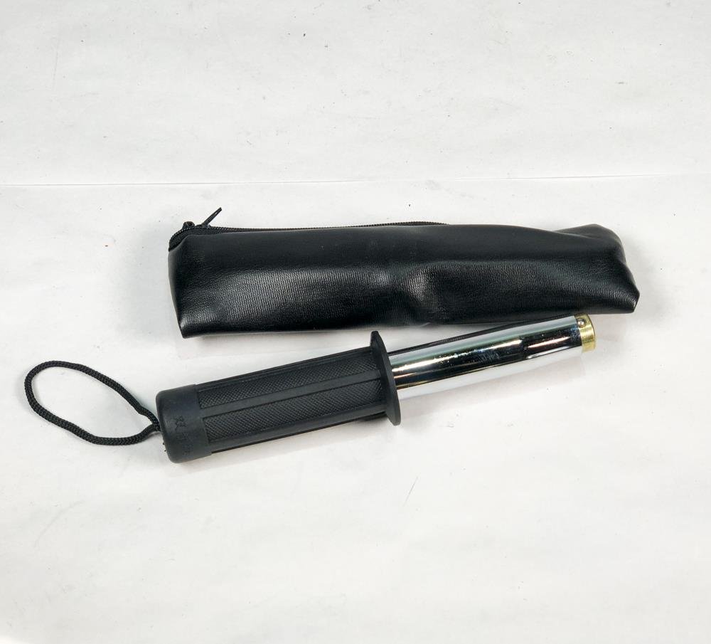 Cachiporra Extensible de Metal con Funda Negra