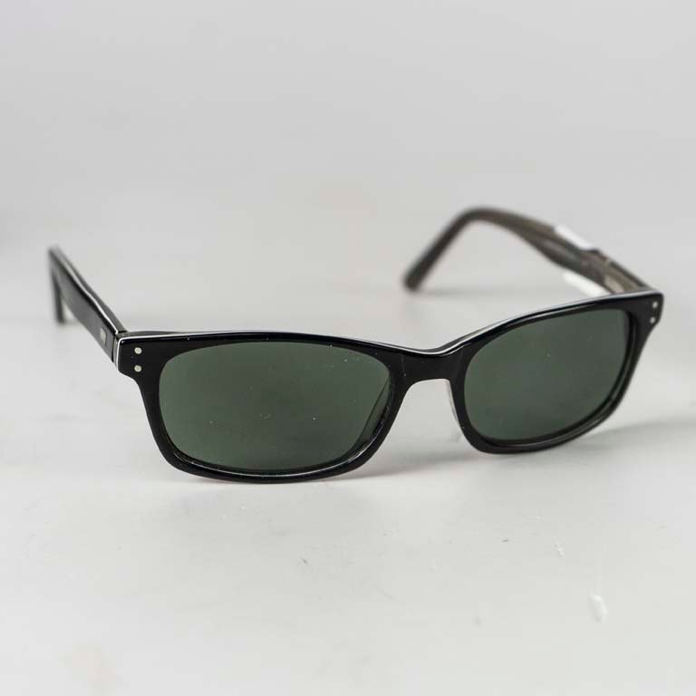 Lote siguiente: Par de lentes de sol Hype con detalles