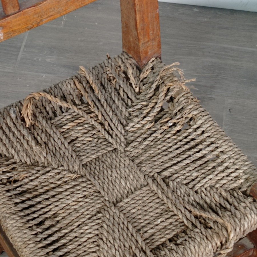 Sillas de madera con asiento de cardo en mal estado - imagen 4