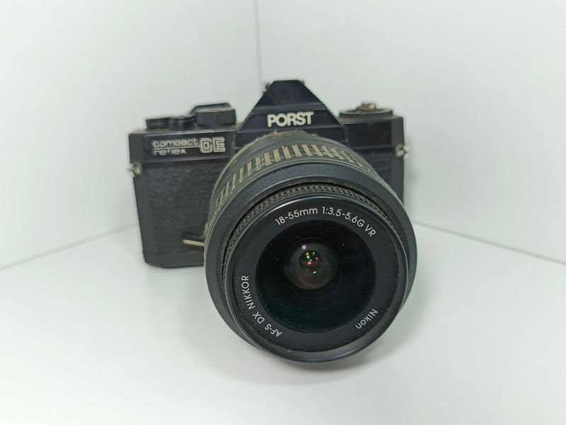 Lote siguiente: Cámara analógica vintage PORTS compact REFLEX con lente NIKON
