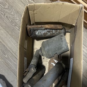 Lote siguiente: Antiguos Accesorios de Engrase y Lubricación