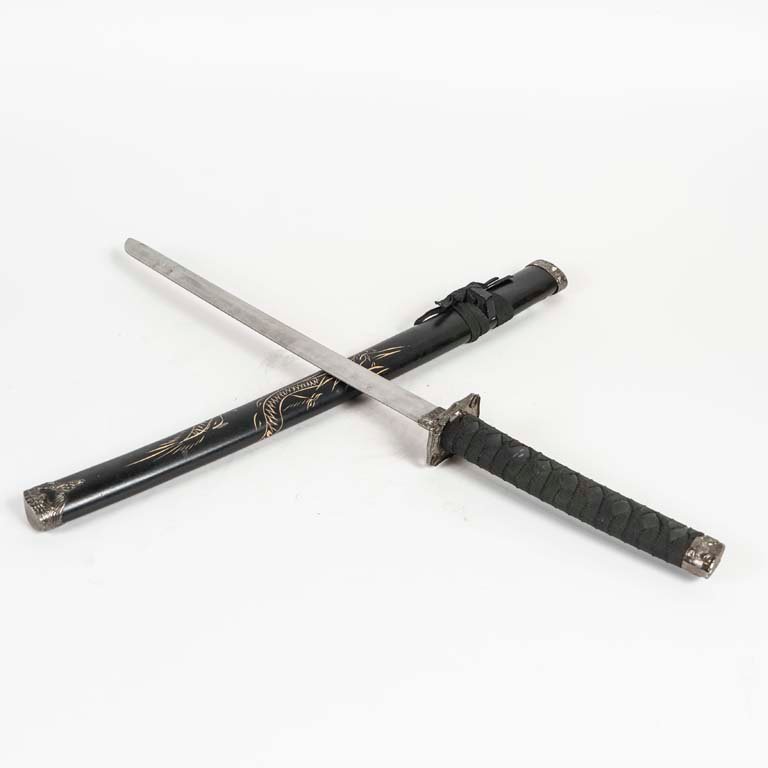 Katana con vaina moderna chica Medidas: 76