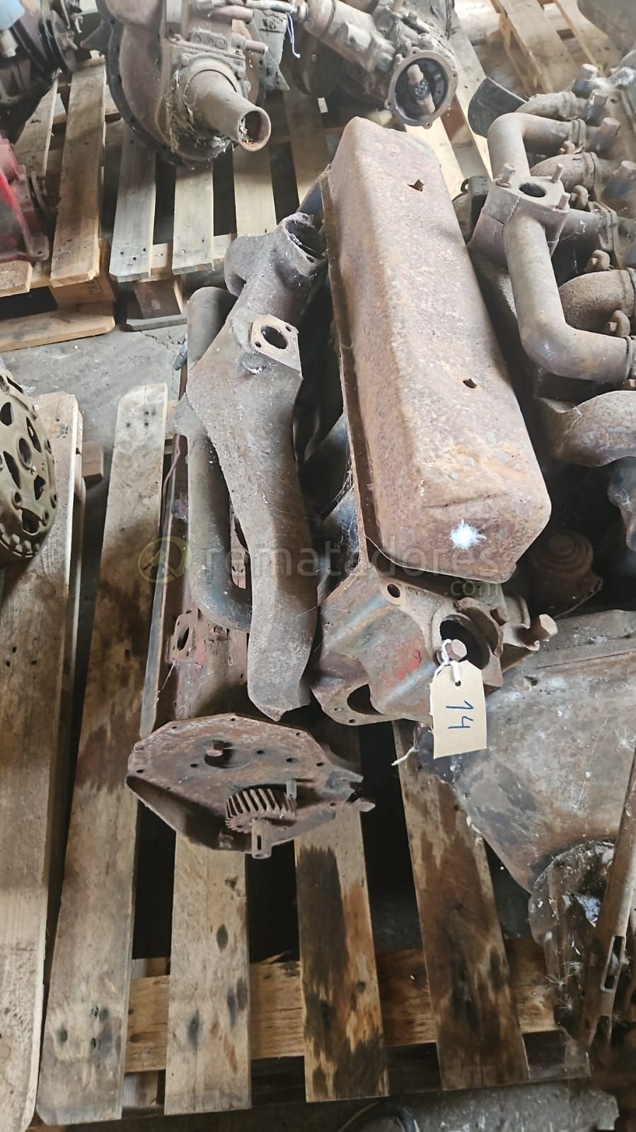 Motor de Vehículo Antiguo Desarmado