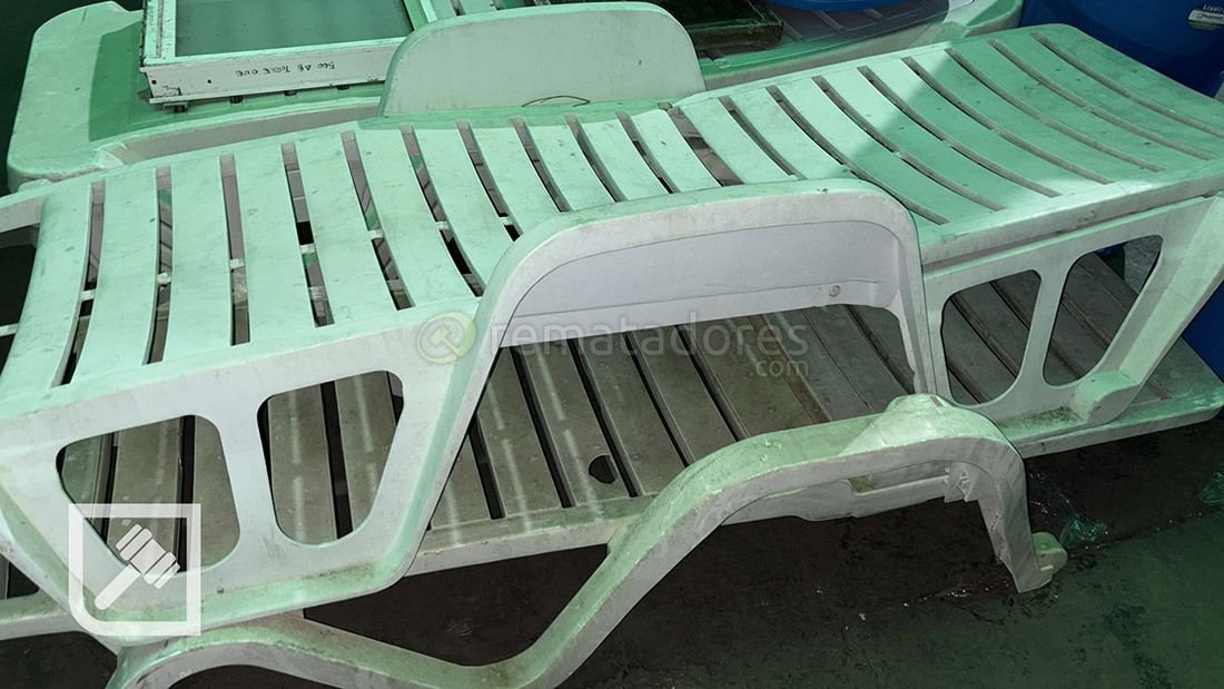 Reposera de Plástico Blanca para Exterior