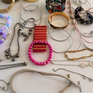 Lote de Pulseras y Brazaletes Variados - imagen 3