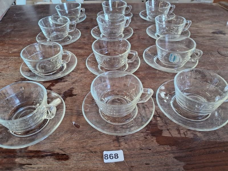 Juego de tazas y platillos en vidrio - imagen 5