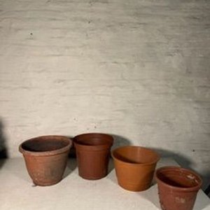 Lote de 4 Macetas de Plástico Color Terracota - imagen 1