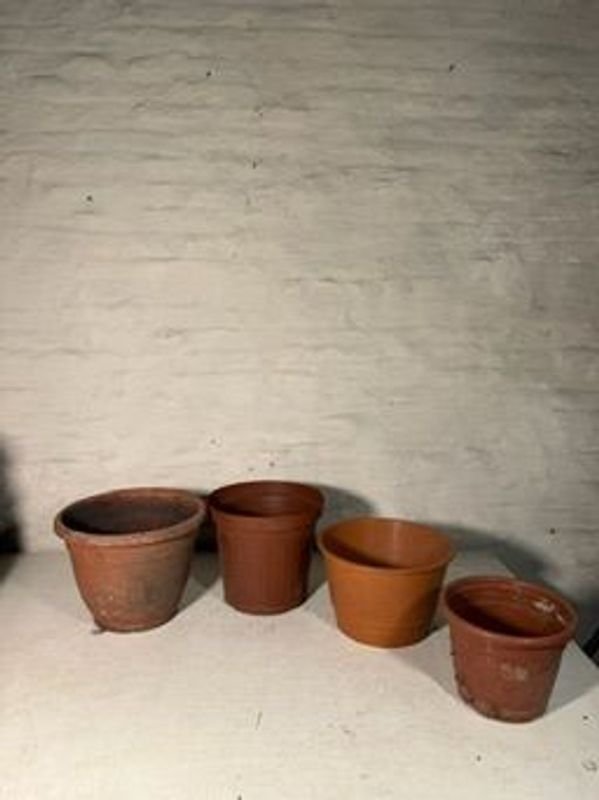 Lote de 4 Macetas de Plástico Color Terracota