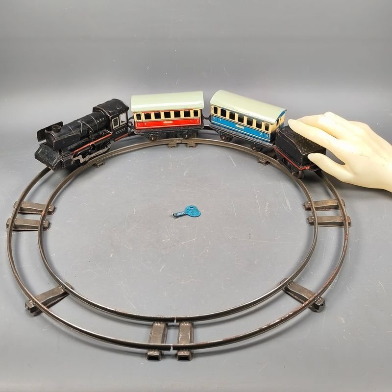 Tren de hojalata con mecanismo de cuerda, marca DISTLER, año 1950 - imagen 4