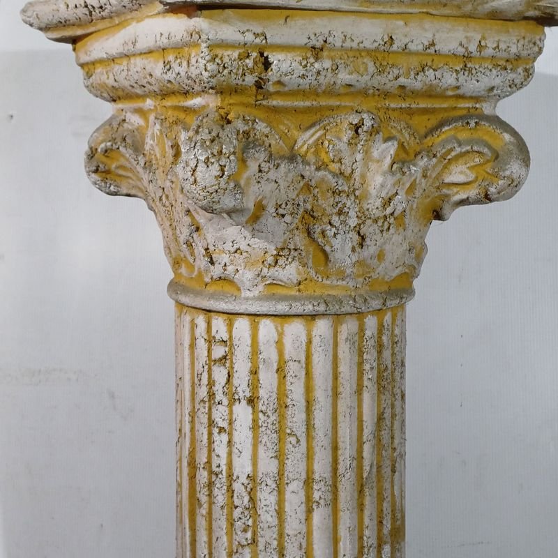 Pedestal griego decorativo en concreto y pintura - imagen 2