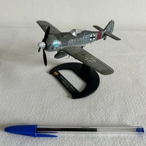 Avión de Colección Focke-Wulf Fw 190A-8 Segunda Guerra Mundial Escala 1:72 - imagen 3