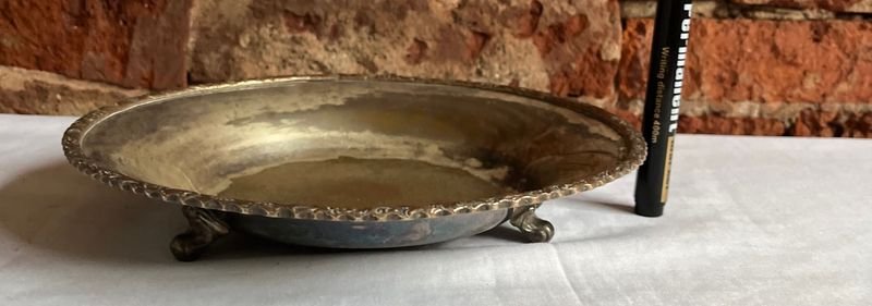 Centro de Mesa Repujado en Platina