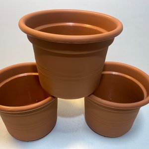 3 Macetas Plásticas Color Terracota Diámetro 21.5cm - imagen 2