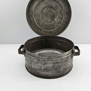 Lote anterior: Tacho Metálico "Justrite Mfg. Co." con Tapa y Malla Interior