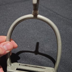 Estribo de Metal Plateado para Montar - imagen 2