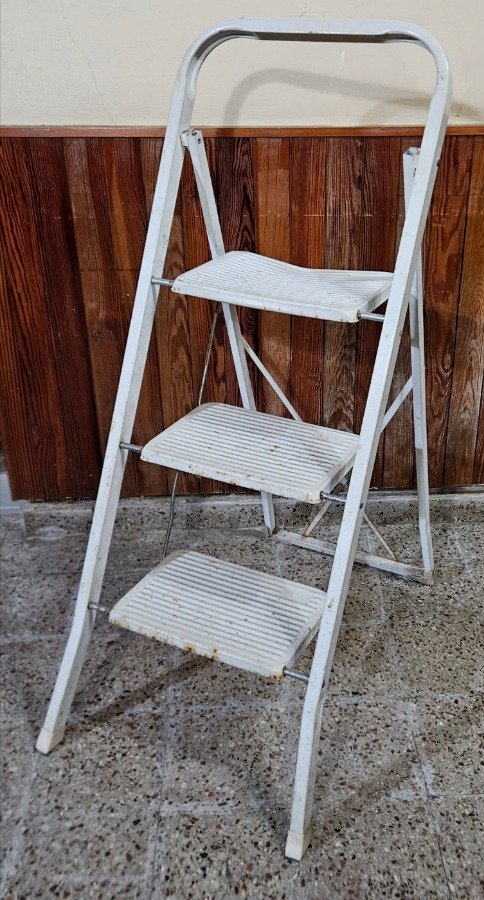 Escalera Metálica Plegable Blanca de 3 Escalones