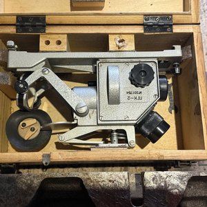 Lote de Accesorios para Rectificadora: Carro de Desplazamiento, Instrumento de Centrado y Porta-Piedras - imagen 7