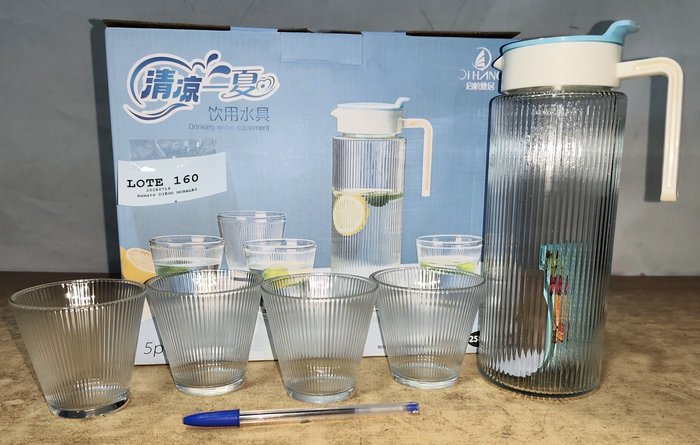 Juego de Jarra de Vidrio con 4 Vasos, Nuevo en Caja