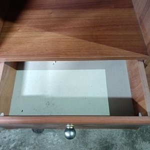 Mesa Rack de Madera Marrón con Cajón y Estantes - imagen 2