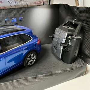 Auto a Escala Porsche Cayenne S Azul 1:14 con Control Remoto - imagen 3