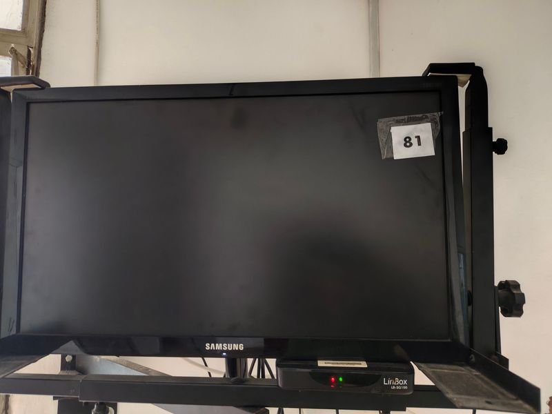 TV Samsung Pantalla Plana 14" con Soporte y Decodificador