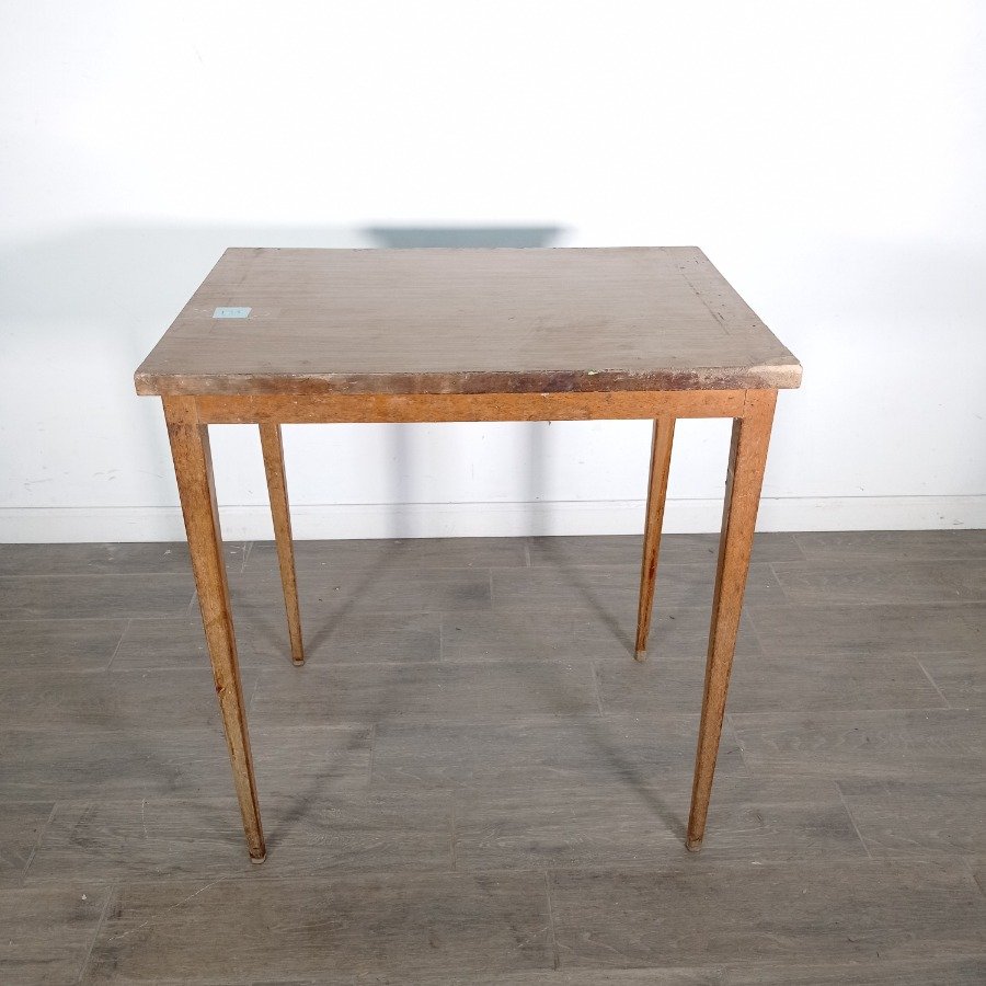 Mesa pequeña de madera con tapa de cárnica - imagen 1