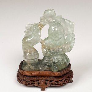 Figura de Jade o Cristal Tallado con Base de Madera - imagen 3