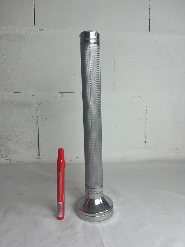 Linterna de metal con placa roja - imagen 1
