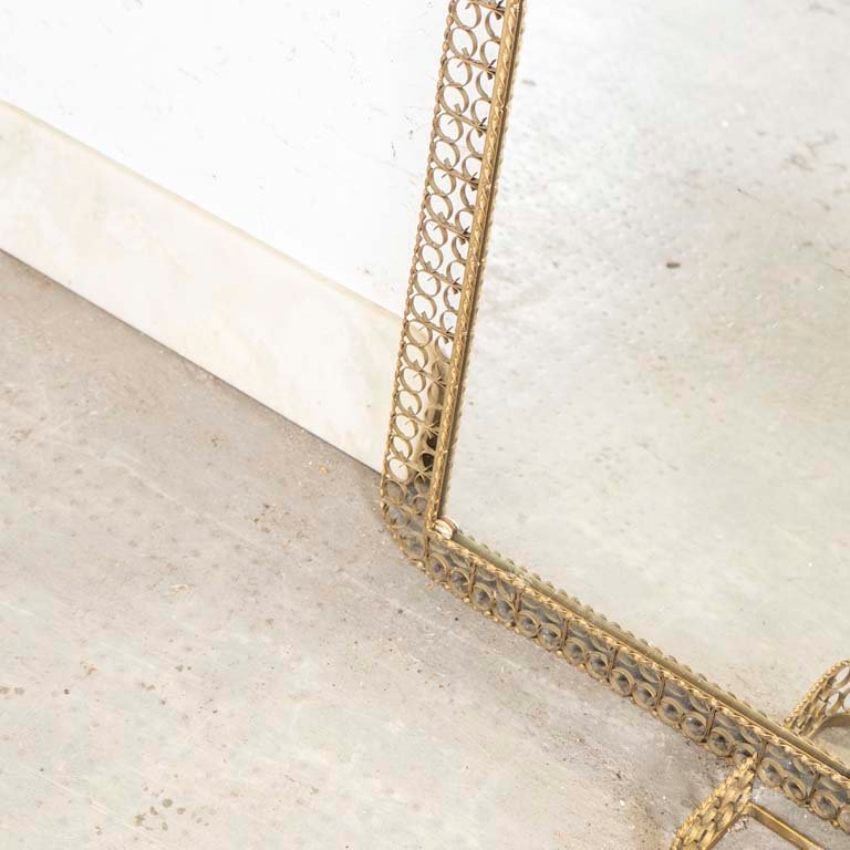 Dressoir de metal dorado con espejo y tapa de mármol - imagen 3